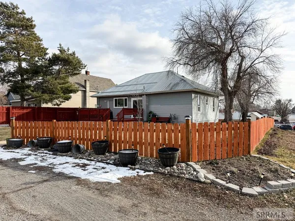 $275,000 | 645 West 1st North, St. Anthony, ID 83445