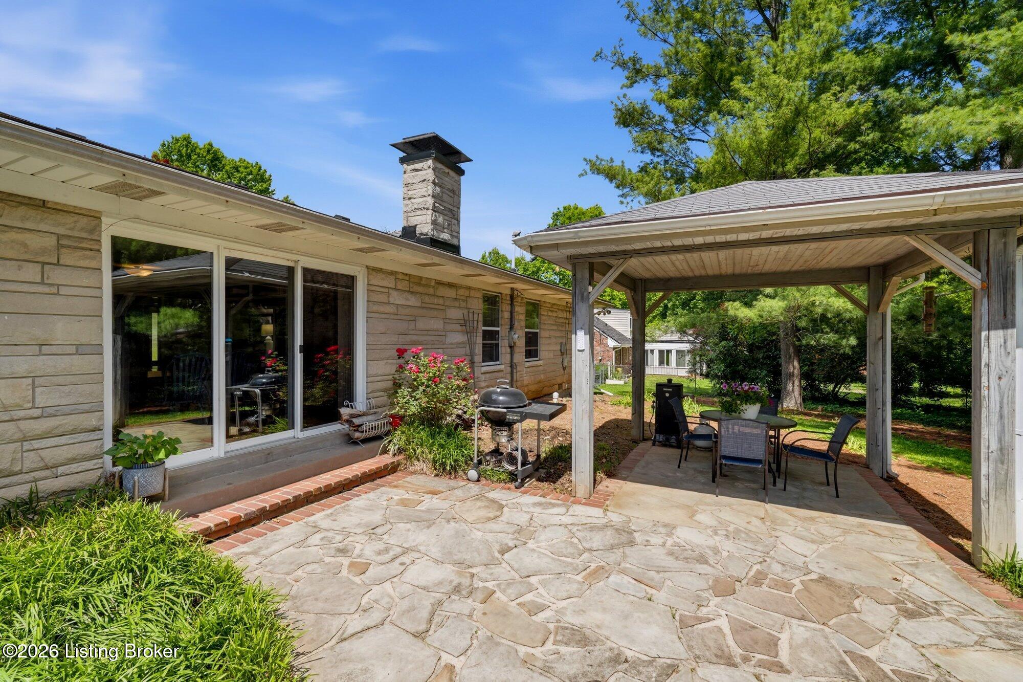 7302 Boxwood Road Louisville, KY 40222 - Photo 45 of 57 12-01-exterior-back-7302-boxwood-08030