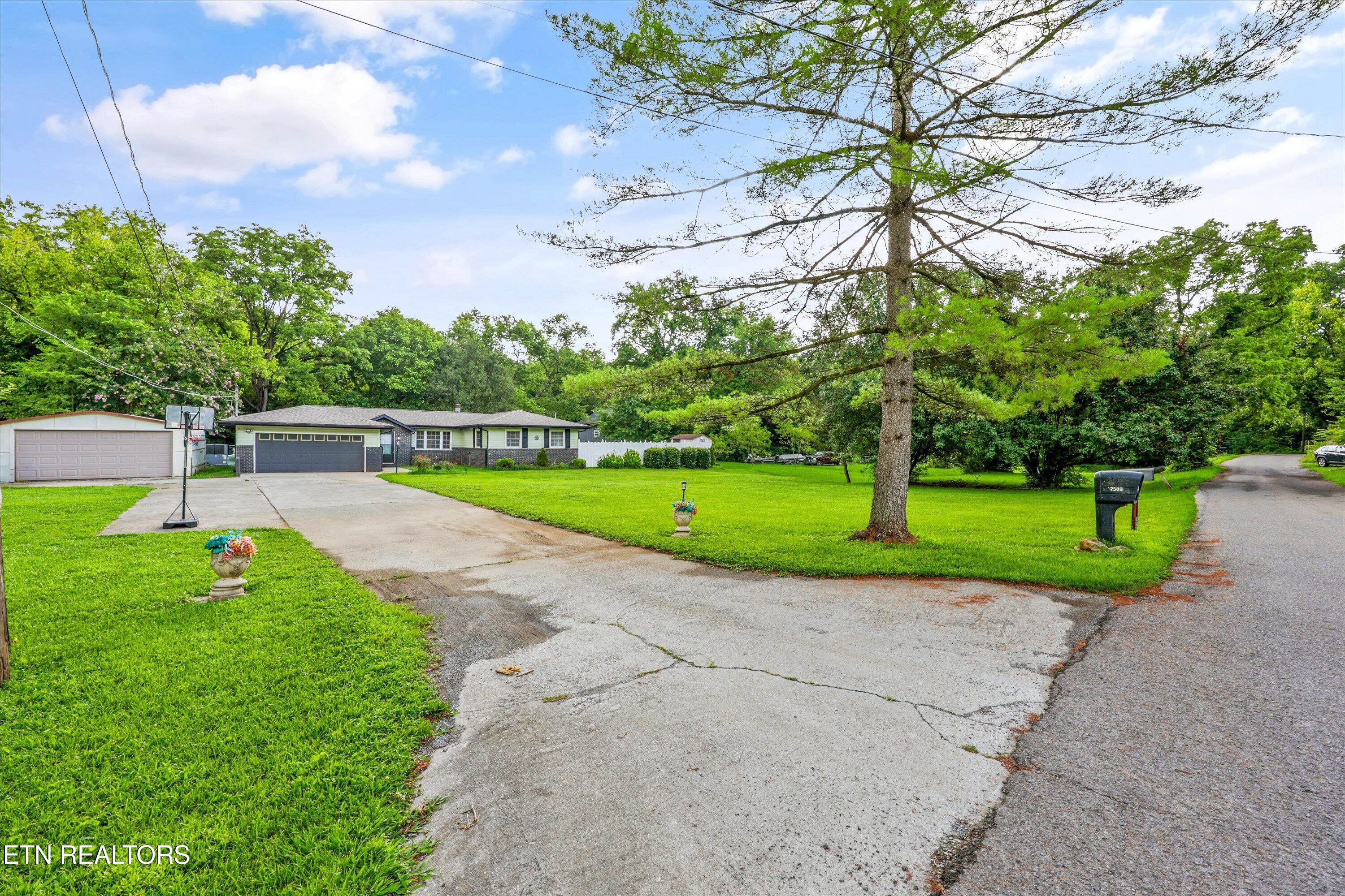 7509 Rising Road Knoxville, TN 37924 - Photo 5 of 35 05-7509 Rising Rd10