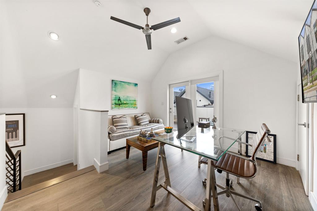 3880 Munger Avenue, Unit 2 Dallas, TX 75204 - Photo 16 of 29 a view of a livingroom and dining room