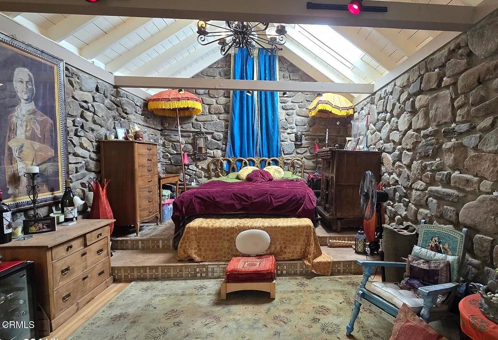 1450 McAndrew Road Ojai, CA 93023 - Photo 17 of 58 a room with gym equipment