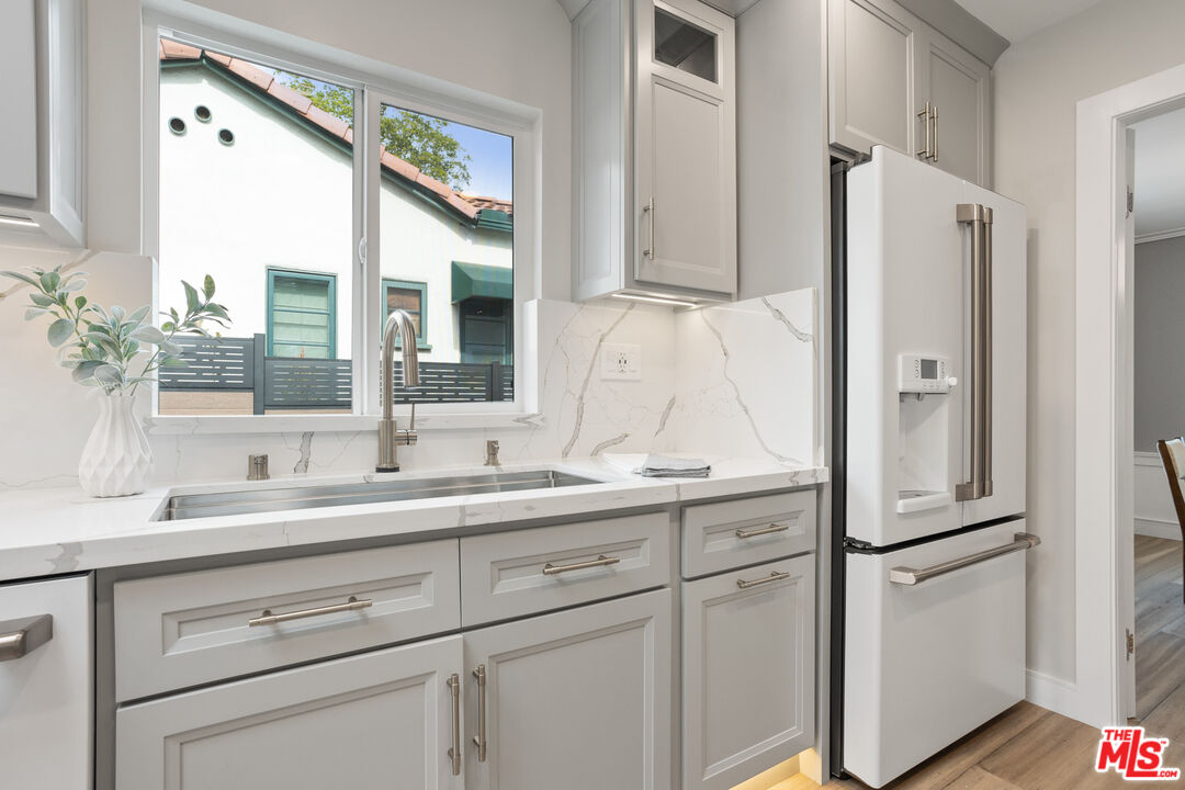 393 Allendale Road Pasadena, CA 91106 - Photo 17 of 75