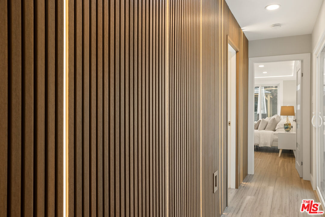 393 Allendale Road Pasadena, CA 91106 - Photo 38 of 75 a en suite bathroom with a toilet