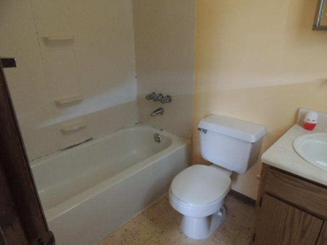 2637 Southwest Ace Road Port St. Lucie, FL 34953 - Photo 16 of 32 BathMaster