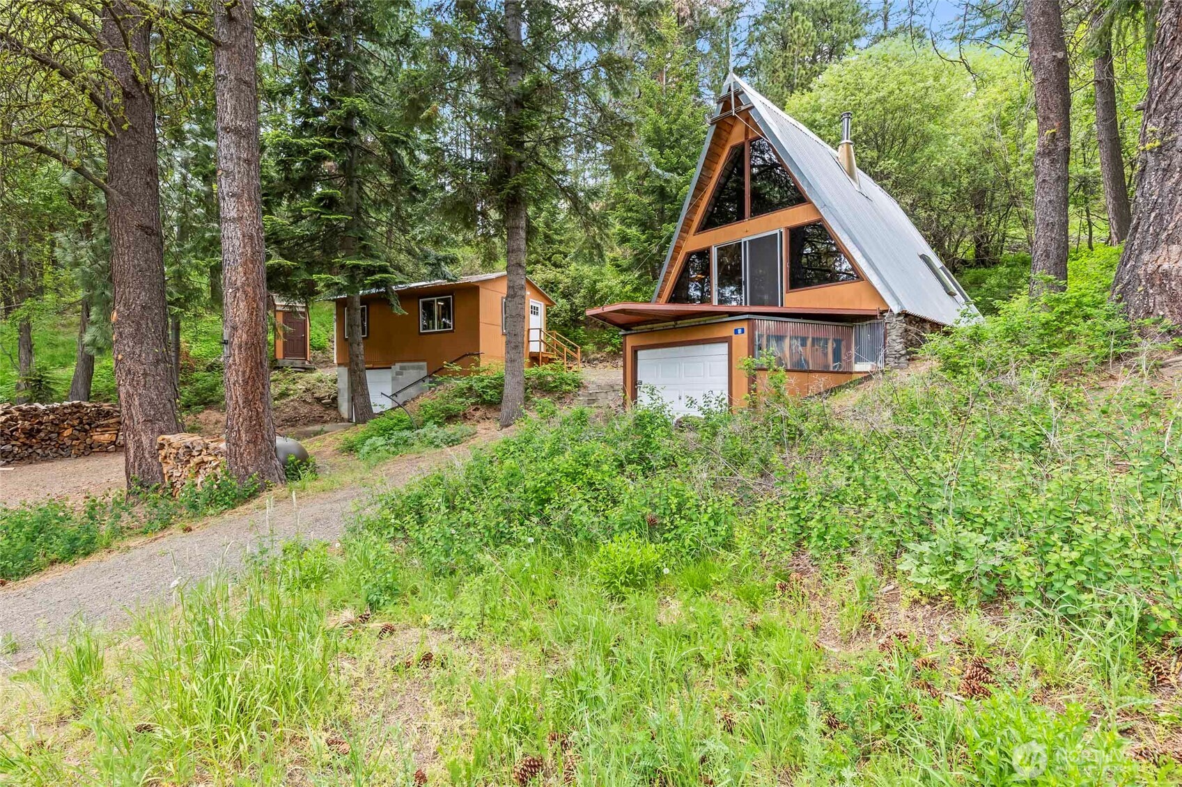 181 Elk Road Cle Elum, WA 98922 - Photo 21 of 31 a front view of a house with garden