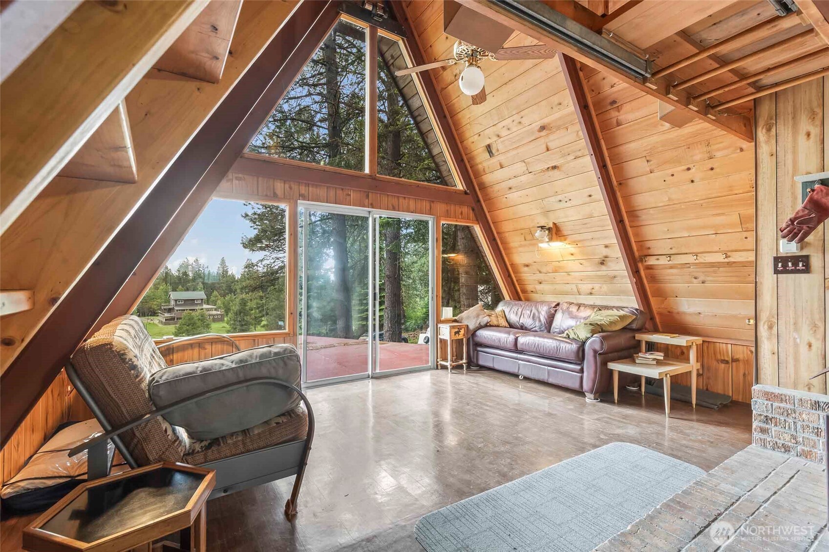 181 Elk Road Cle Elum, WA 98922 - Photo 9 of 31 a building outdoor space with seating