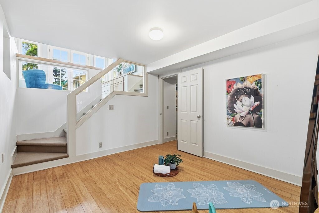 108 North 54th Street Seattle, WA 98103 - Photo 25 of 36