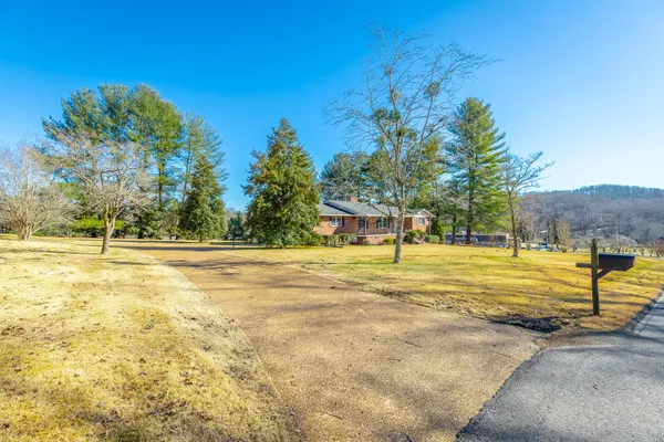 $489,000 | 114 Mountain View Drive, Jasper, TN 37347