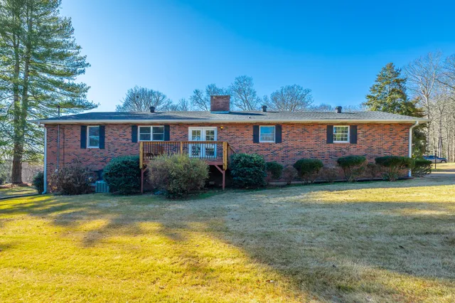 $489,000 | 114 Mountain View Drive, Jasper, TN 37347