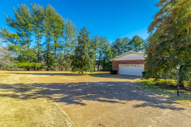$489,000 | 114 Mountain View Drive, Jasper, TN 37347