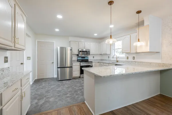 $489,000 | 114 Mountain View Drive, Jasper, TN 37347