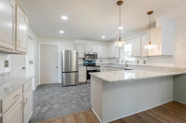 $489,000 | 114 Mountain View Drive, Jasper, TN 37347