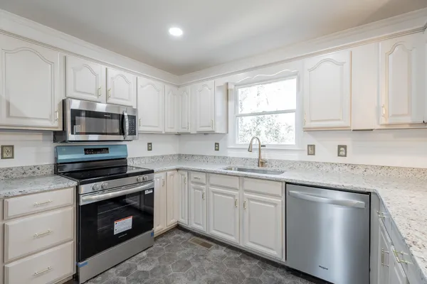 $489,000 | 114 Mountain View Drive, Jasper, TN 37347