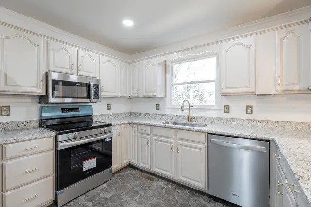 $489,000 | 114 Mountain View Drive, Jasper, TN 37347