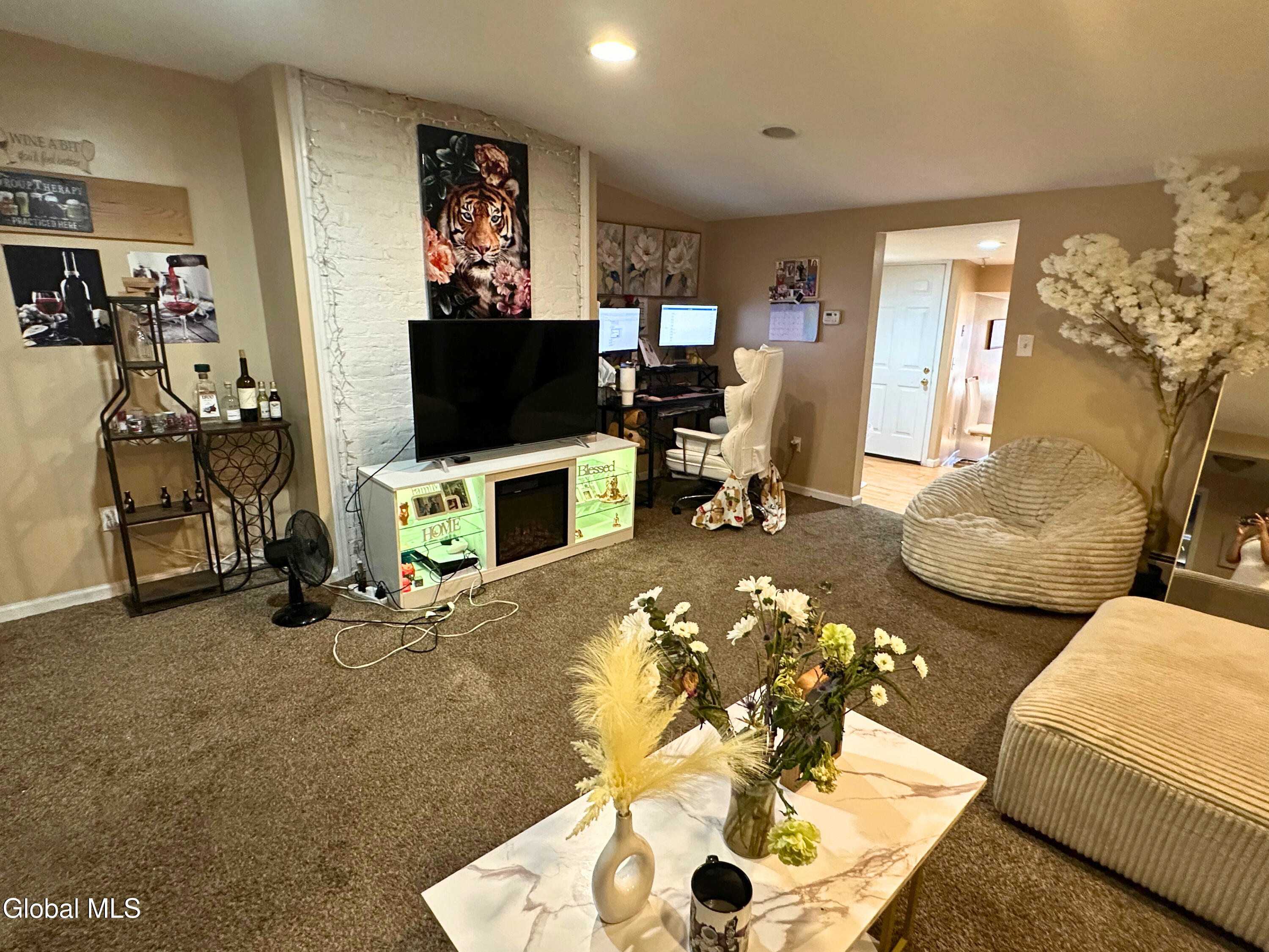 330 Broadway Rensselaer, NY 12144 - Photo 13 of 22 Unit 2 Living_Room