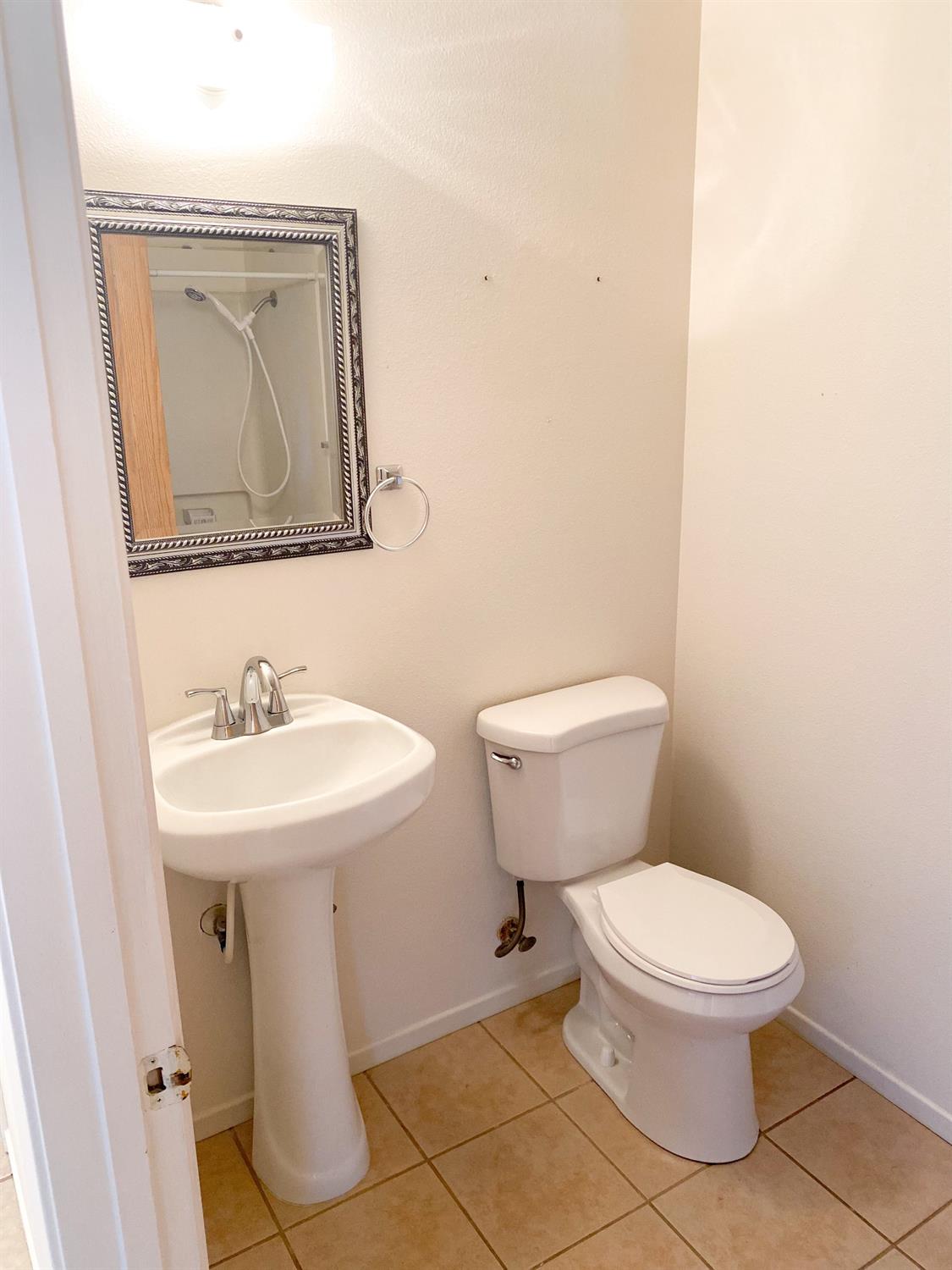 1428 East Springfield Avenue Reedley, CA 93654 - Photo 15 of 25 Gallery Image 15
