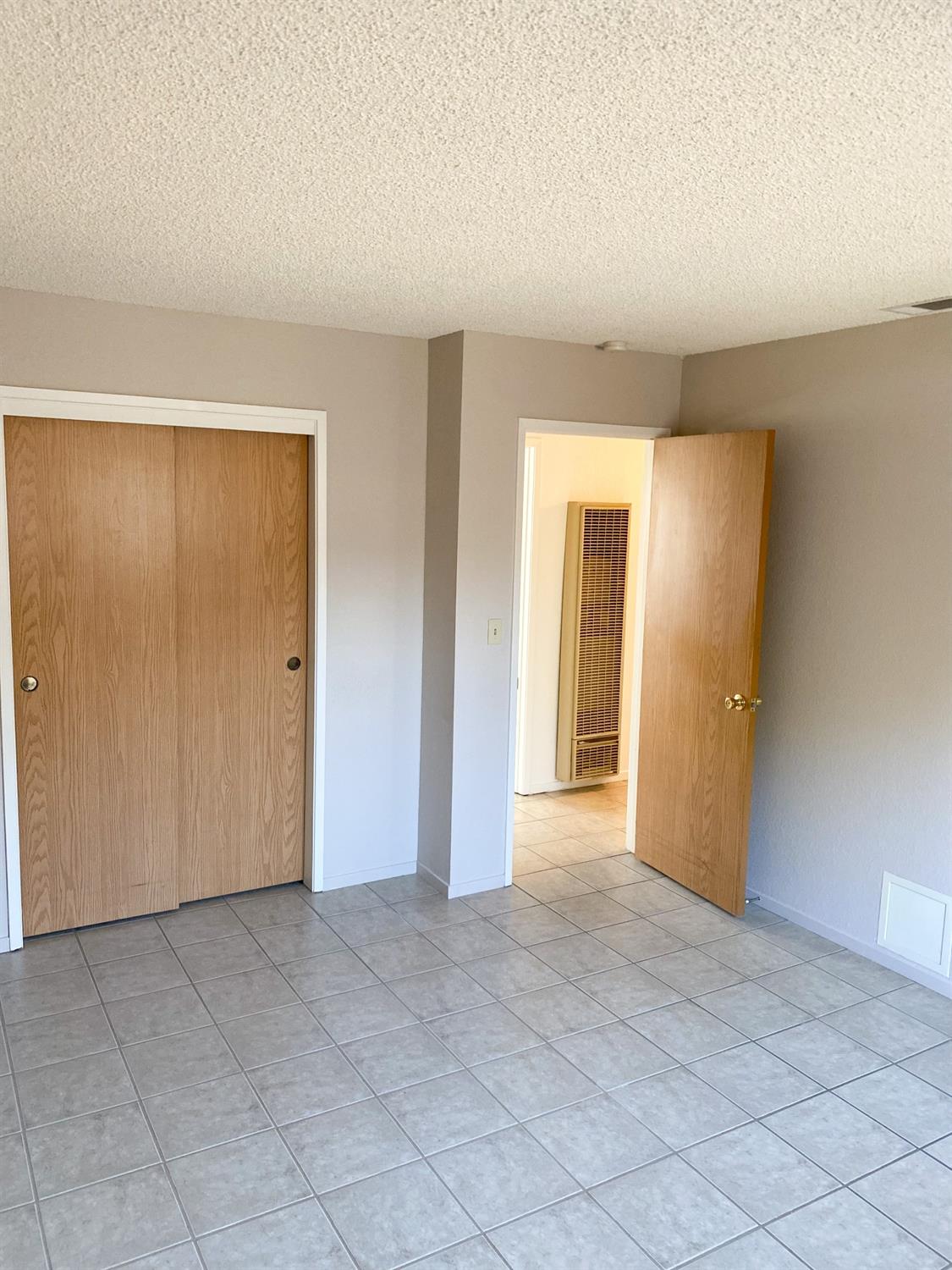 1428 East Springfield Avenue Reedley, CA 93654 - Photo 17 of 25 Bedroom 4