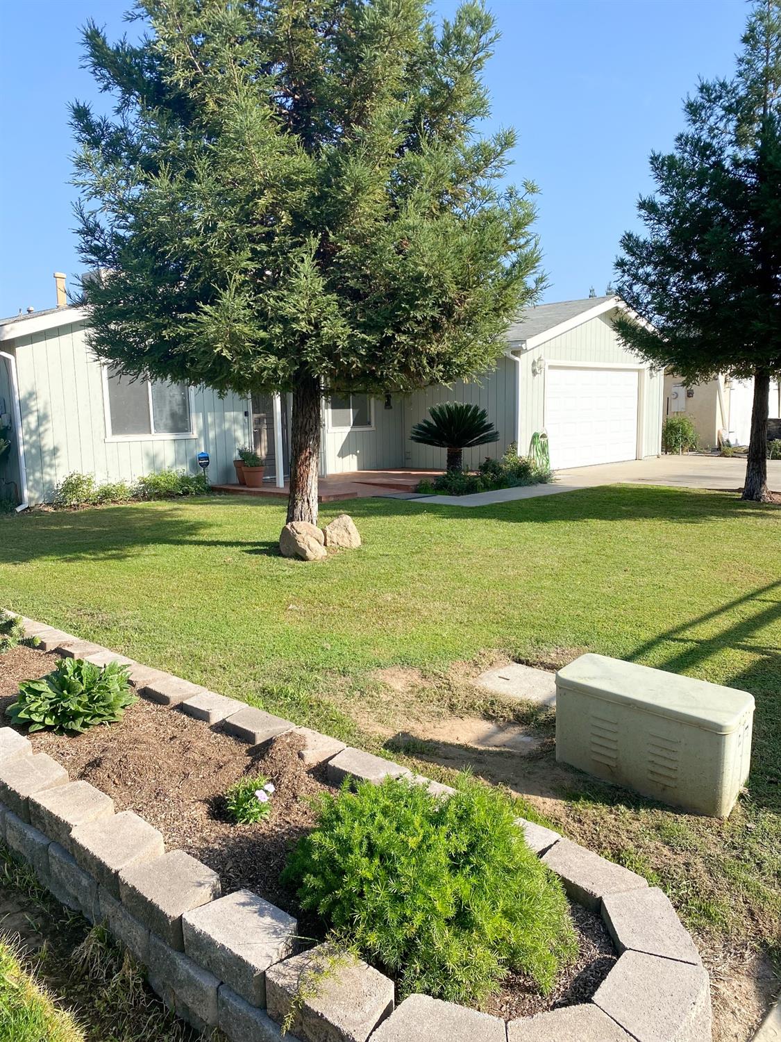 1428 East Springfield Avenue Reedley, CA 93654 - Photo 3 of 25 Gallery Image 3