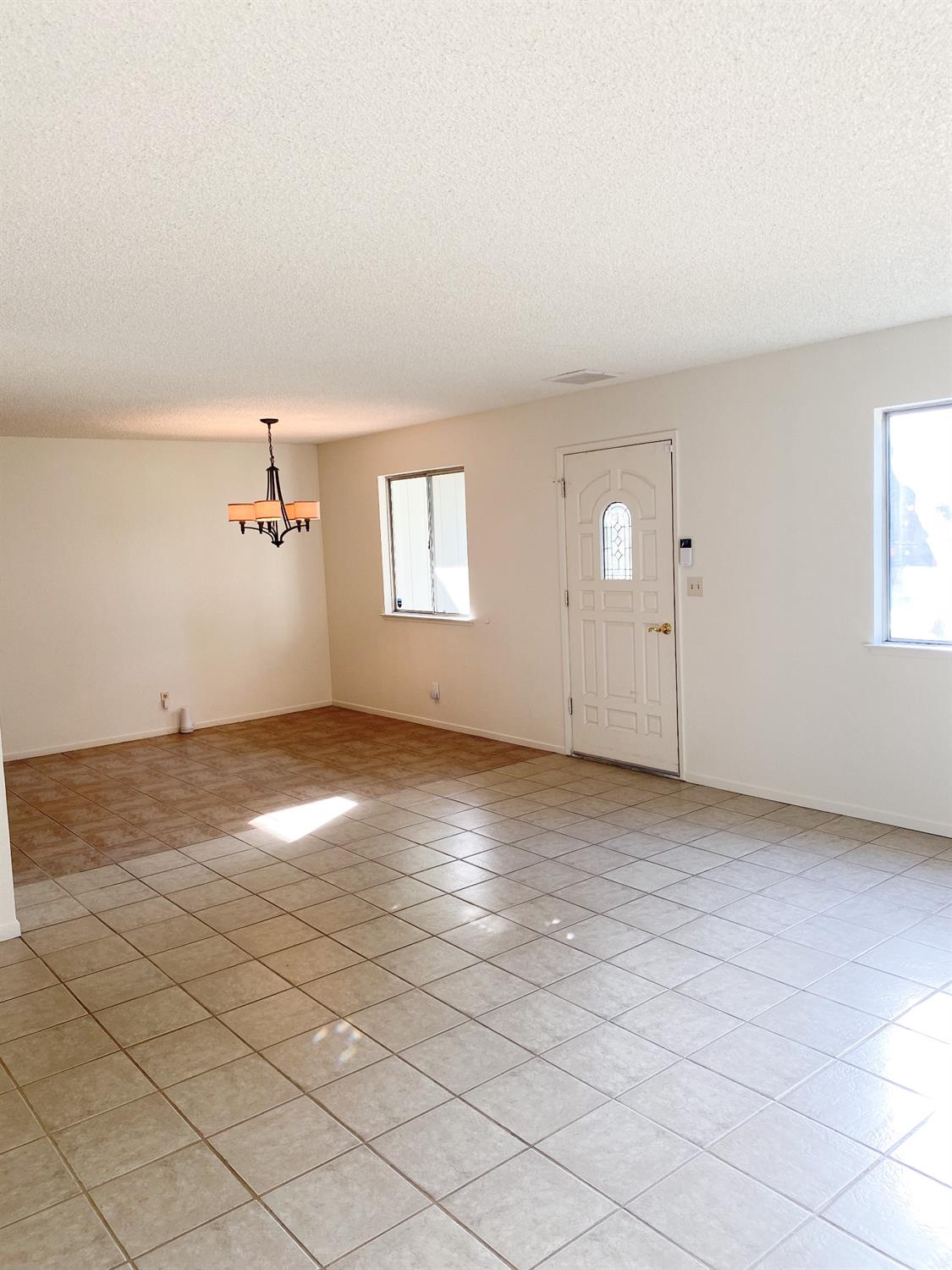 1428 East Springfield Avenue Reedley, CA 93654 - Photo 6 of 25 Gallery Image 6