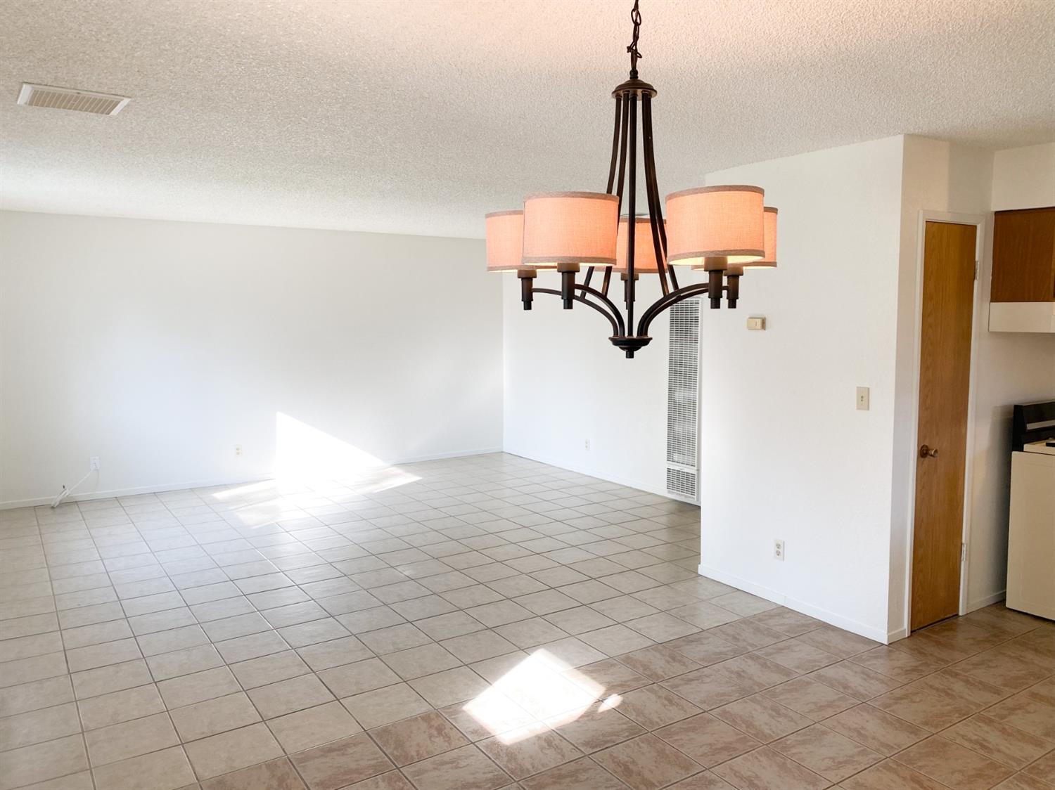1428 East Springfield Avenue Reedley, CA 93654 - Photo 7 of 25 Gallery Image 7