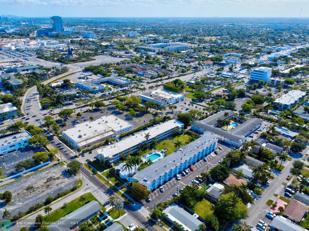 161 Northeast 10th Avenue, Unit 14A Hallandale Beach, FL 33009 - Photo 34 of 45 an aerial view of a city