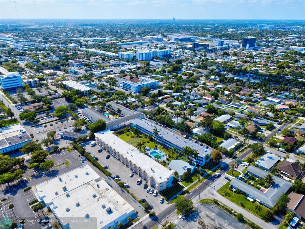161 Northeast 10th Avenue, Unit 14A Hallandale Beach, FL 33009 - Photo 36 of 45 an aerial view of a city