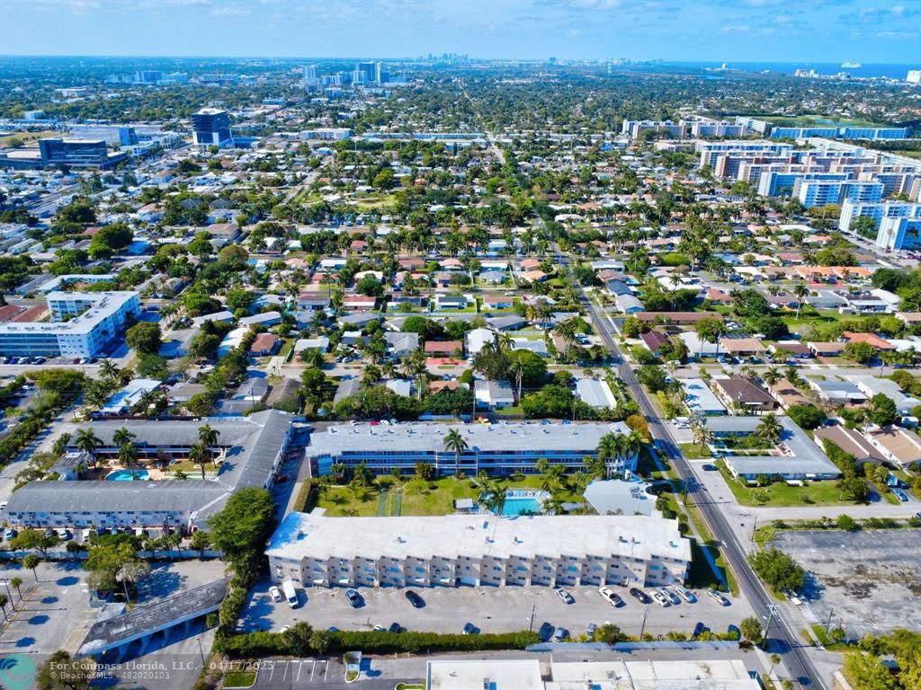 161 Northeast 10th Avenue, Unit 14A Hallandale Beach, FL 33009 - Photo 37 of 45 an aerial view of multiple house