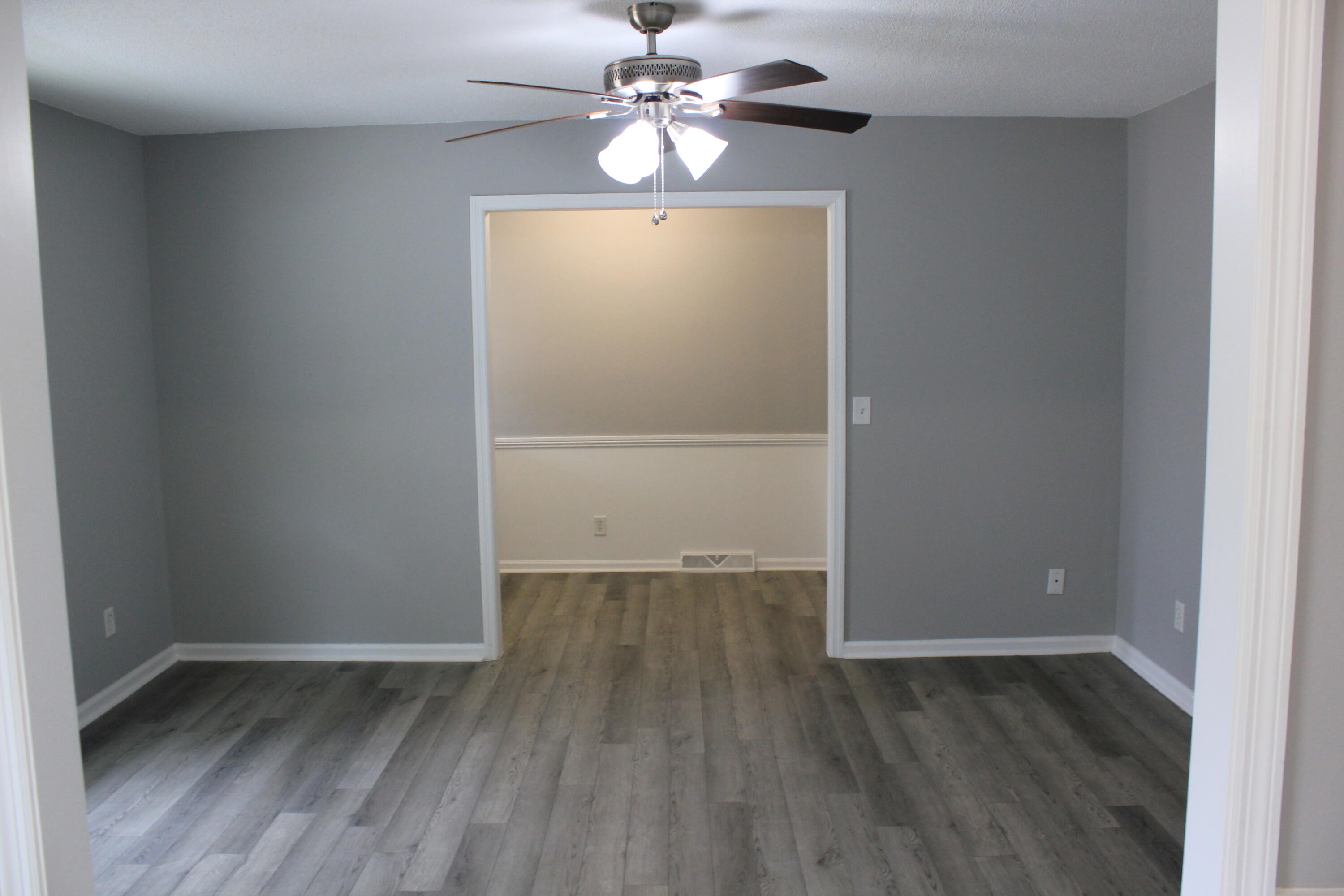 228 Brailsford Road Summerville, SC 29485 - Photo 3 of 15 IMG_6893