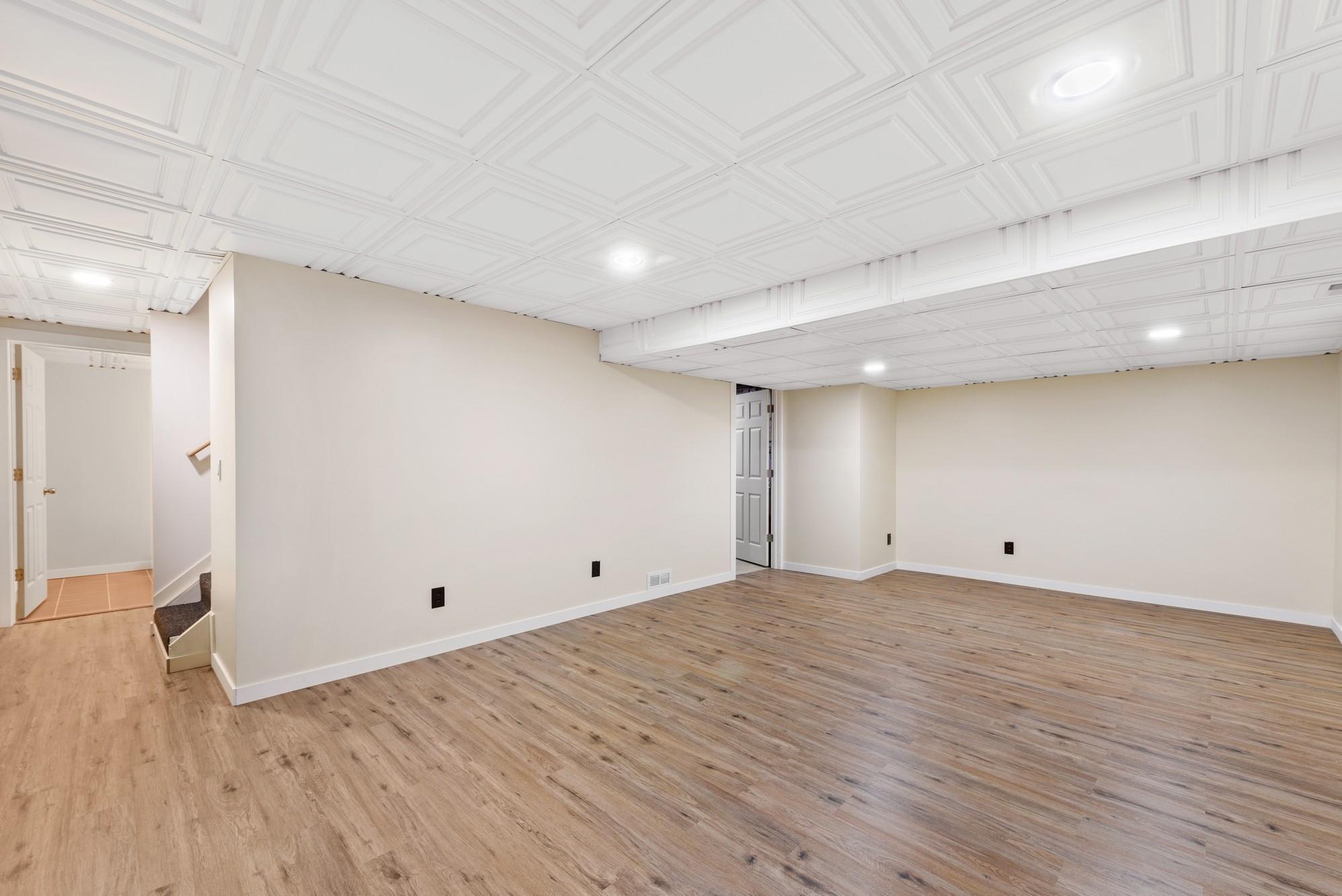 7049 Victoria Road Woodbury, MN 55125 - Photo 17 of 21 Gallery Image 17