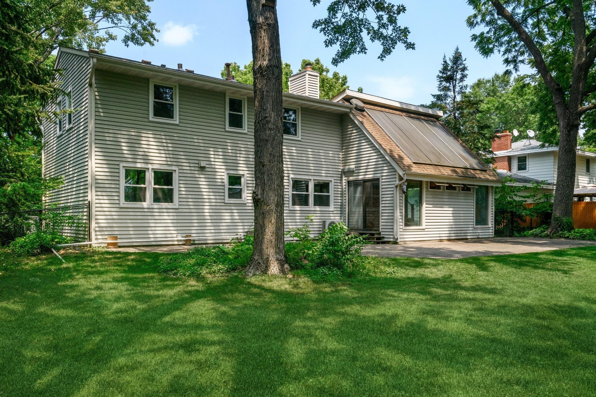 7049 Victoria Road Woodbury, MN 55125 - Photo 20 of 21 Gallery Image 20