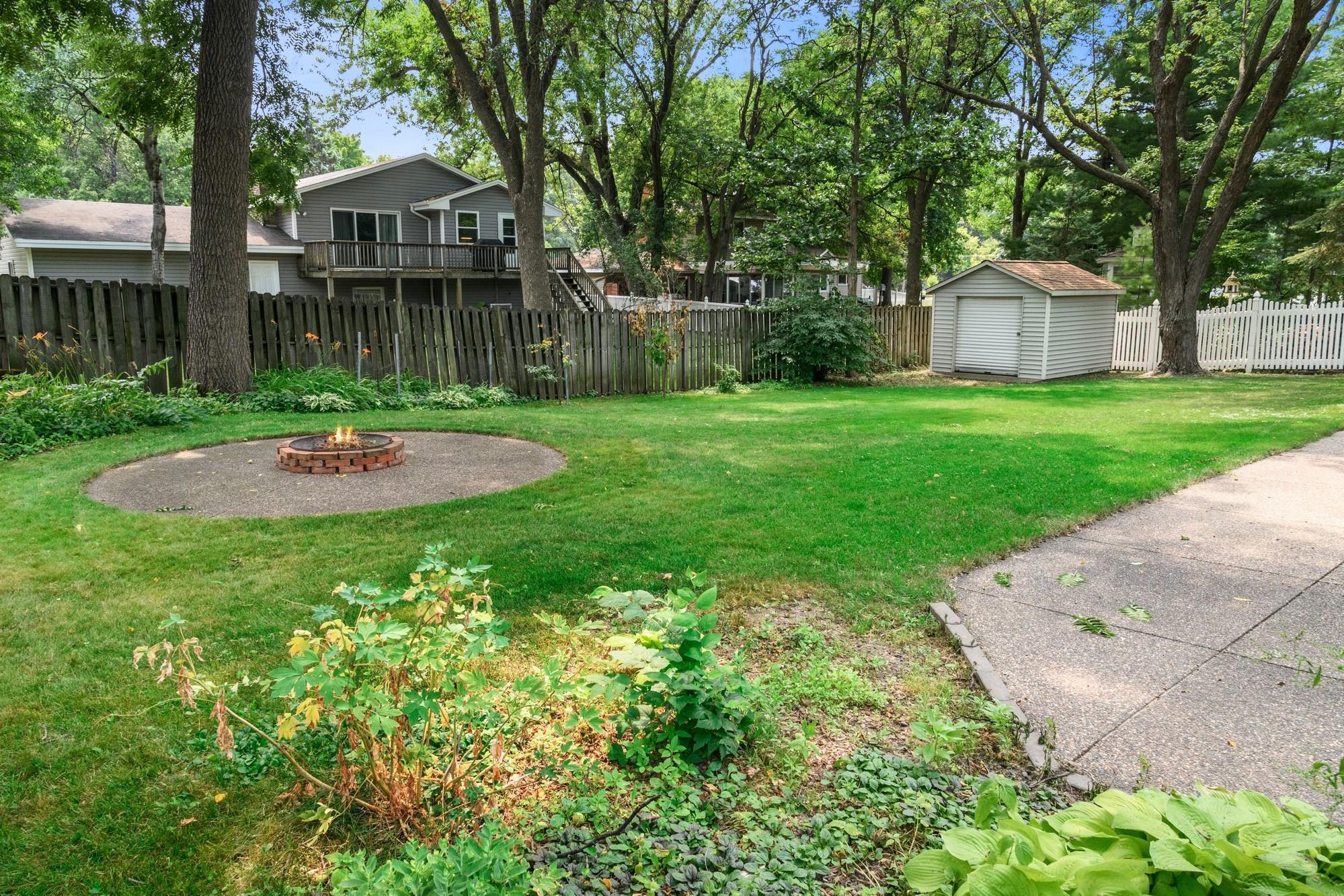 7049 Victoria Road Woodbury, MN 55125 - Photo 21 of 21 Gallery Image 21