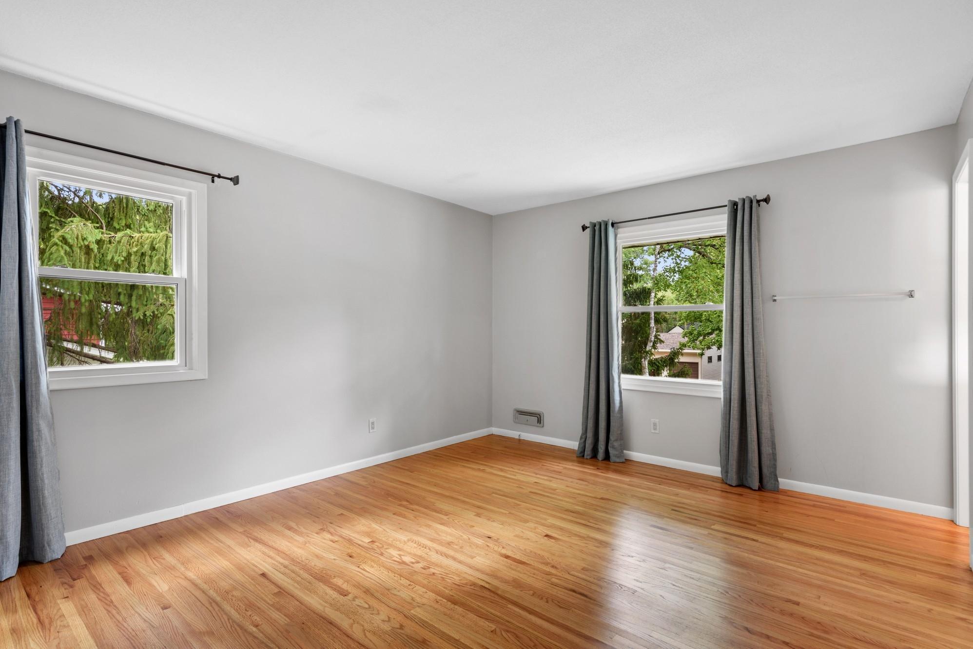 7049 Victoria Road Woodbury, MN 55125 - Photo 8 of 21 Gallery Image 8