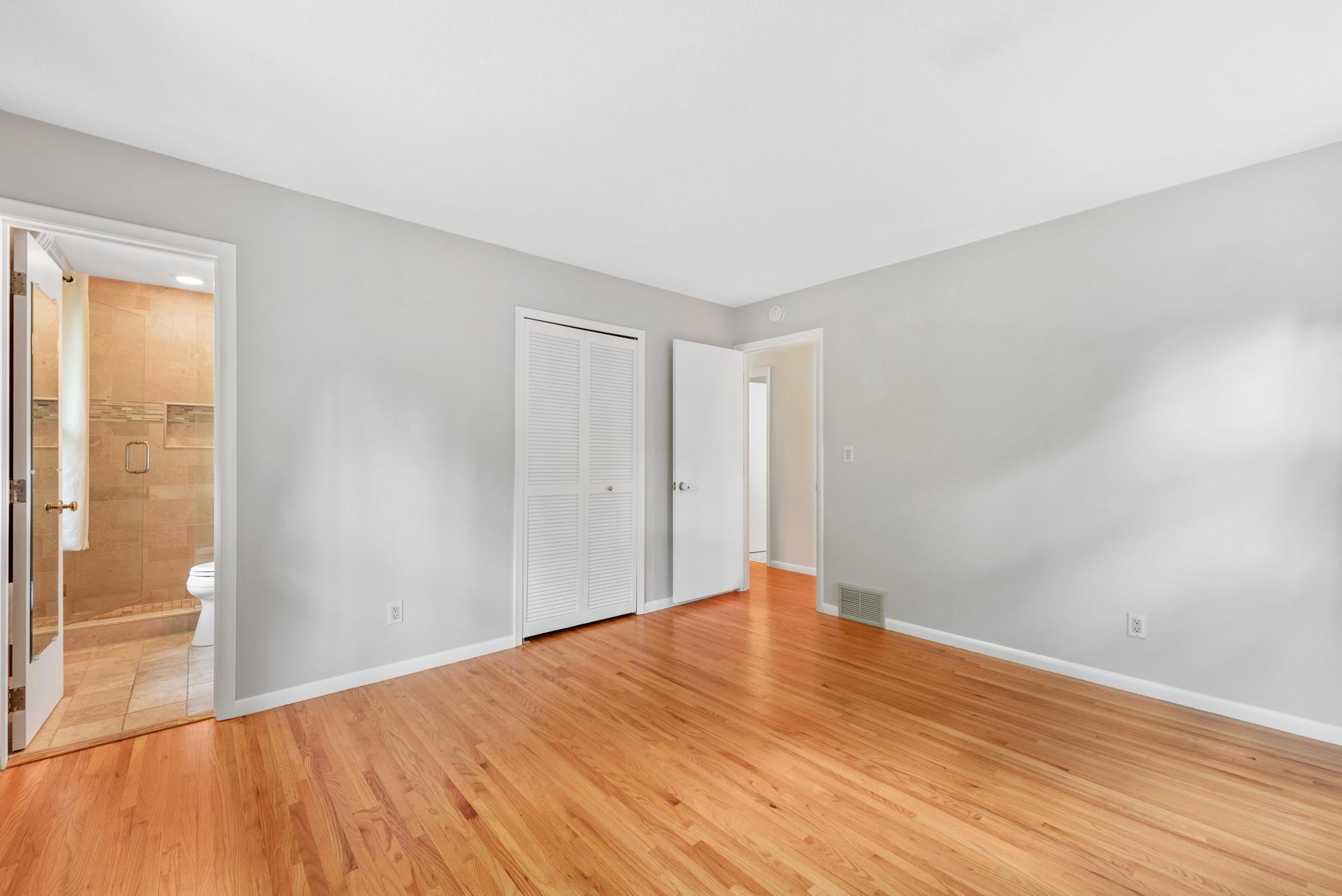 7049 Victoria Road Woodbury, MN 55125 - Photo 9 of 21 Gallery Image 9