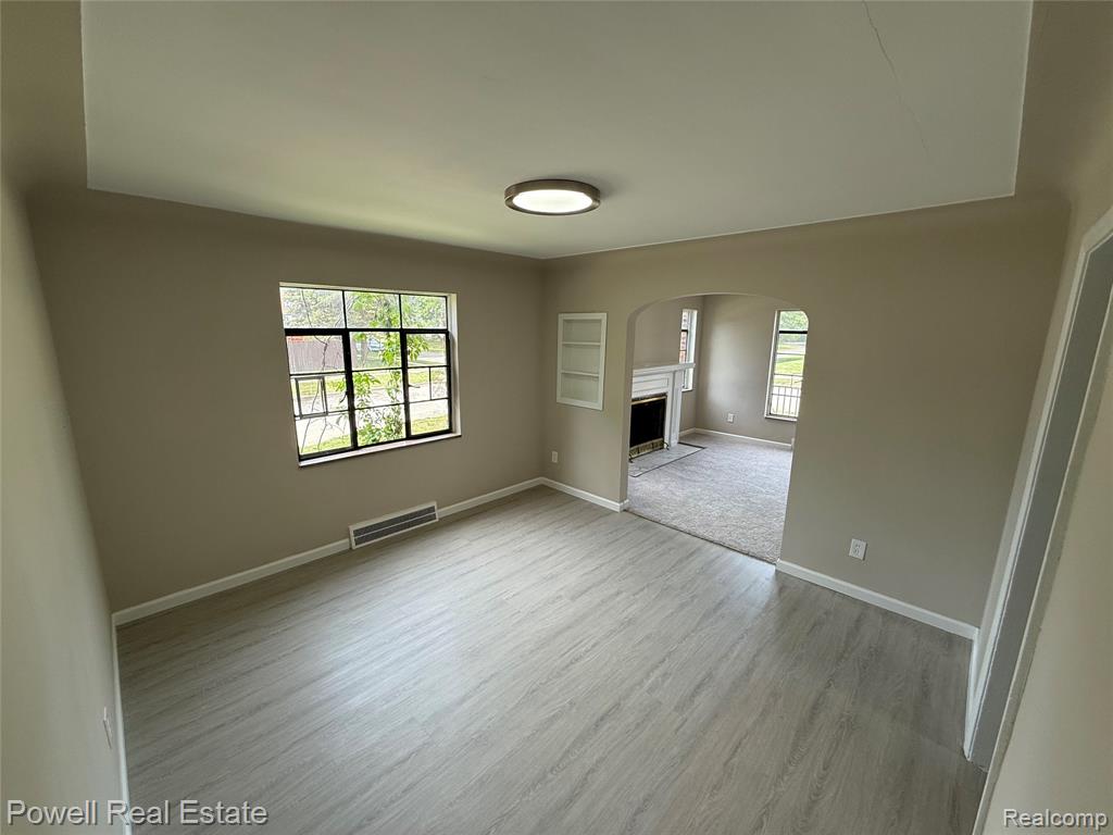 70 Mohawk Road Pontiac, MI 48341 - Photo 7 of 24