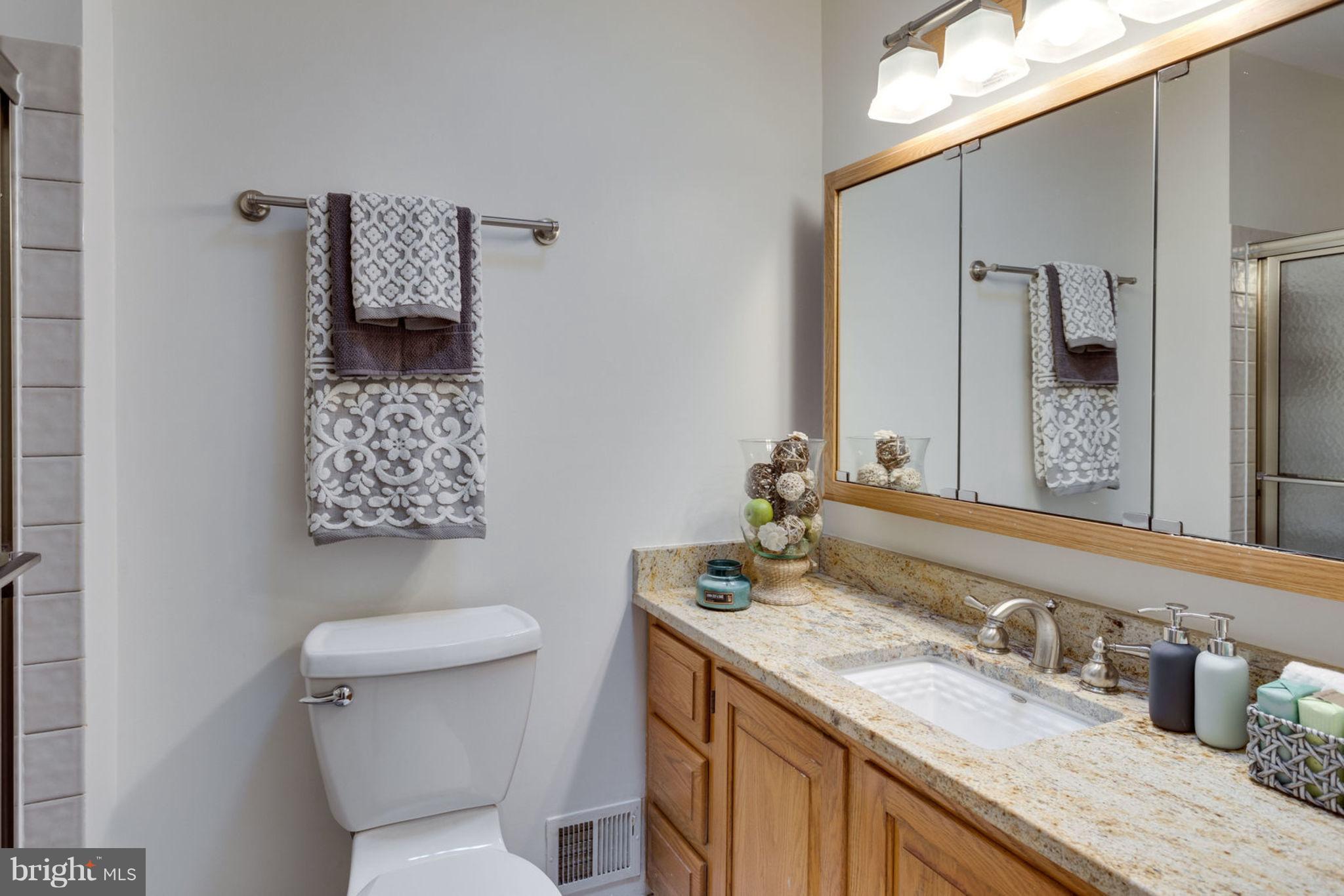 4709 Guinea Road Annandale, VA 22003 - Photo 21 of 29 Upper level hall bath