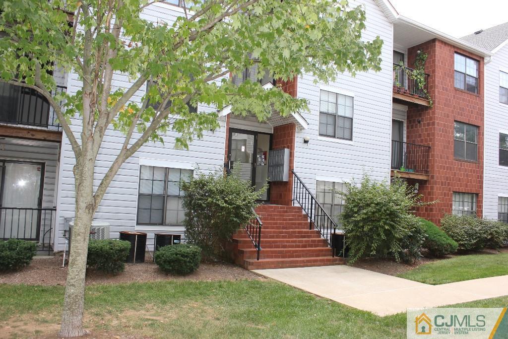 88 Keystone Court Edison, NJ 08817 - Photo 1 of 13 Gallery Image 1