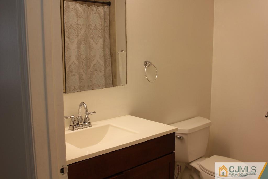 88 Keystone Court Edison, NJ 08817 - Photo 11 of 13 Gallery Image 11