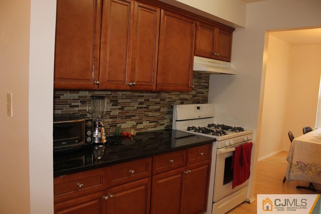 88 Keystone Court Edison, NJ 08817 - Photo 6 of 13 Gallery Image 6