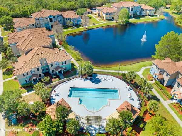 a view of an outdoor space