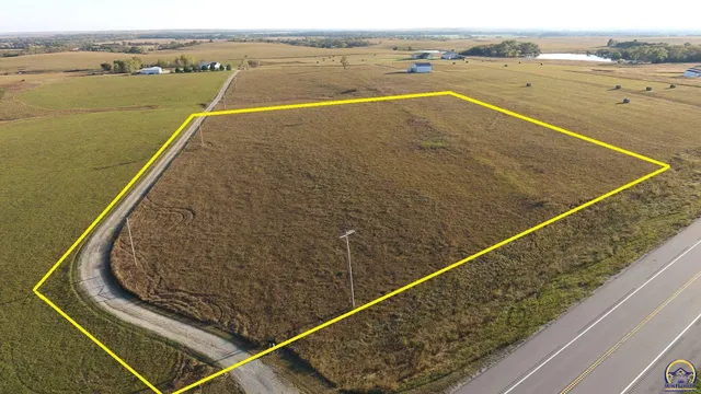 $47,400 | 1961 Highway 50, Strong City, KS 66869