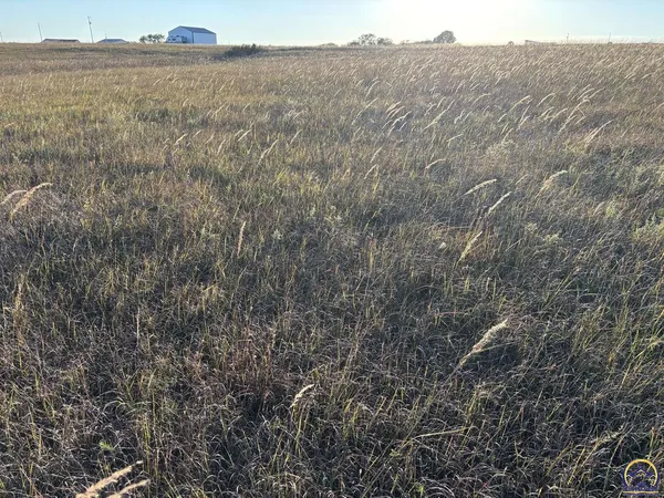 $47,400 | 1961 Highway 50, Strong City, KS 66869