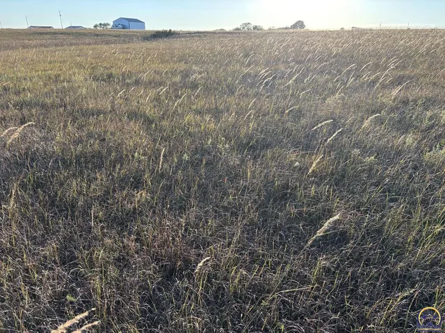 $47,400 | 1961 Highway 50, Strong City, KS 66869