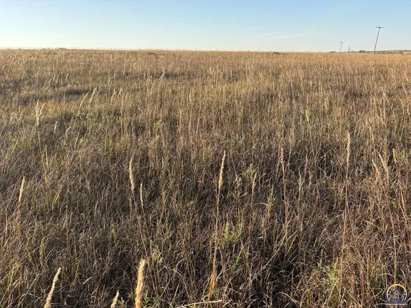 $47,400 | 1961 Highway 50, Strong City, KS 66869