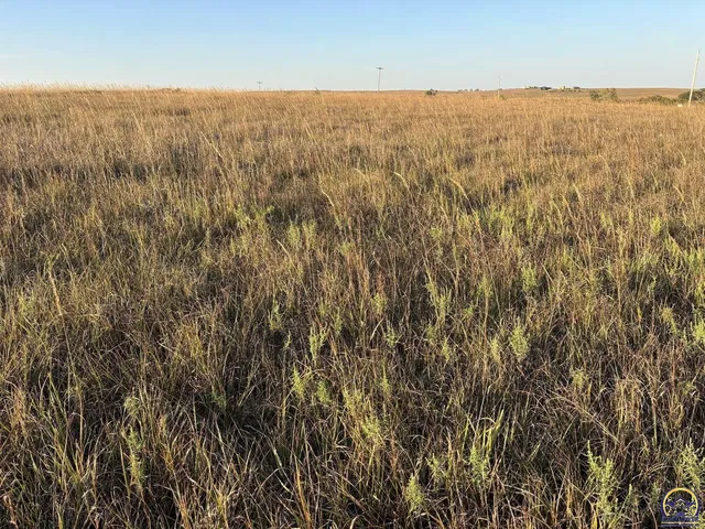 $47,400 | 1961 Highway 50, Strong City, KS 66869