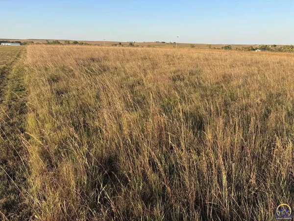 $47,400 | 1961 Highway 50, Strong City, KS 66869