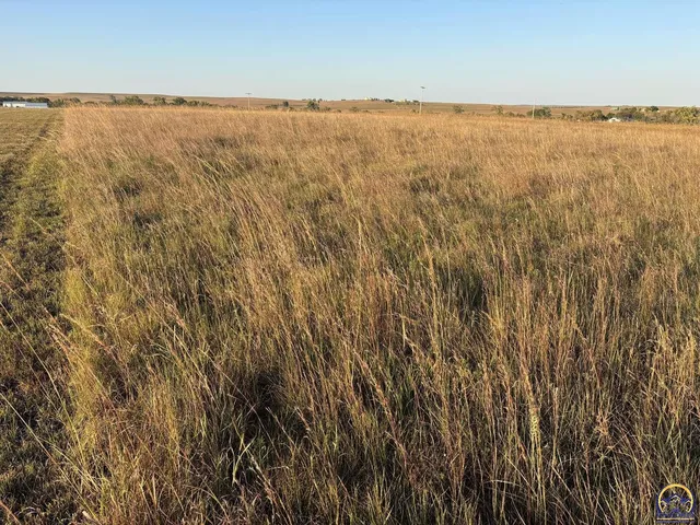 $47,400 | 1961 Highway 50, Strong City, KS 66869