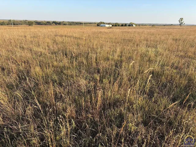 $47,400 | 1961 Highway 50, Strong City, KS 66869