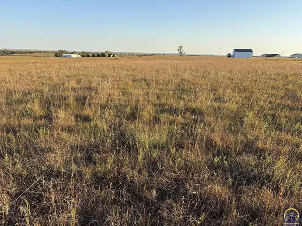 $47,400 | 1961 Highway 50, Strong City, KS 66869