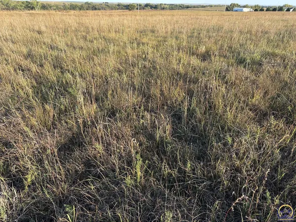 $47,400 | 1961 Highway 50, Strong City, KS 66869