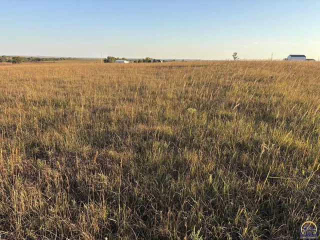 $47,400 | 1961 Highway 50, Strong City, KS 66869